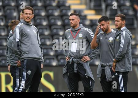 Swansea, Großbritannien. August 2021. Sheffield United Spieler auf dem Spielfeld Vorspiel in Swansea, Vereinigtes Königreich am 8/14/2021. (Foto von Mike Jones/News Images/Sipa USA) Quelle: SIPA USA/Alamy Live News Stockfoto