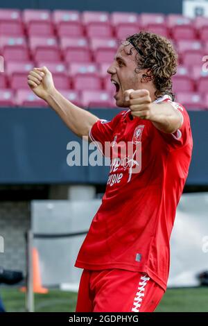 SITTARD, NIEDERLANDE - 14. AUGUST: Giovanni Troupee vom FC Twente feiert das Tor beim Spiel der niederländischen Eredivisie zwischen Fortuna Sittard und FC Twente am 14. August 2021 im Fortuna Sittard Stadion in Sittard, Niederlande (Foto: Marcel Bonte/Orange Picles) Stockfoto