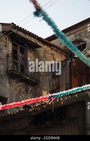 Alte Gebäude in den Straßen von Porto, Portugal Stockfoto