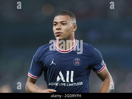 Paris, Frankreich. August 2021. Kylian Mbappe von Paris Saint-Germain wird während des Fußballspiels der französischen Ligue 1 gegen Straßburg am 14. August 2021 in Paris, Frankreich, gesehen. Kredit: Gao Jing/Xinhua/Alamy Live Nachrichten Stockfoto