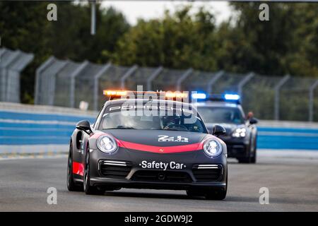 Le Mans, Frankreich. August 2021. Safety Car während des Testtages von Le Mans vor dem 4. Lauf der FIA-Langstrecken-Weltmeisterschaft 2021, FIA WEC, auf dem Circuit de la Sarthe, am 15. August 2021 in Le Mans, Frankreich - Foto Frédéric Le Floc'h/DPPI Credit: DPPI Media/Alamy Live News Stockfoto