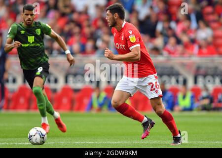 NOTTINGHAM, Großbritannien, 14. AUGUST 2021 Scott McKenna von Nottingham Forest in Aktion beim Sky Bet Championship-Spiel zwischen Nottingham Forest und Bournemouth am City Ground, Nottingham. (Kredit: Jon Hobley | MI News) Stockfoto