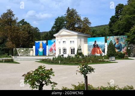 Baden bei Wien, Niederösterreich, Österreich. Festival La Gacilly 2021 in Baden bei Wien. Die Fotoausstellung im Rosarium im Doblhoffpark Stockfoto