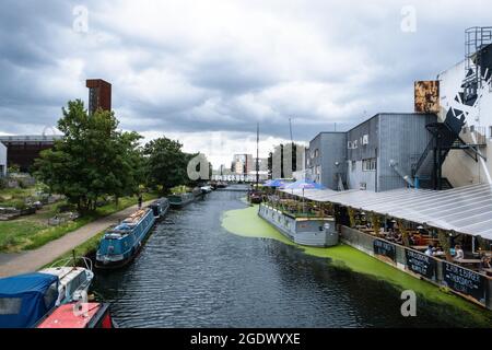 Boote auf dem River Lea Navigationskanal, Hackney Wick, East London Stockfoto