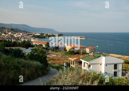 Mürefte ist eine Küstenstadt und ein Stadtteil der Provinz Tekirdağ an der Nordküste des Marmarameeres in Thrakien in der Türkei. Besuchsdatum: 28. juli 202 Stockfoto