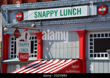 Schild für Snappy Lunch, von der Andy Griffith Show, in Mount Airy North Carolina Stockfoto