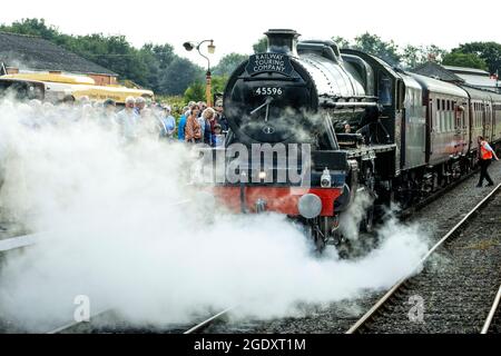 The West Somerset Steam Express 14/8/2021. Gezogen von Lok 45596 Bahamas. Stockfoto