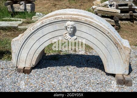 Die antike Stadt Parion befindet sich im Dorf Kemer in der Gemeinde Biga in der türkischen Provinz Çanakkale. Besuchsdatum: 29. juli 2021 Stockfoto