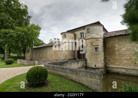 Château d'Issan, in Margaux-Cantenac, gelegen an der berühmten Weinstraße von Médoc in Gironde, Frankreich Stockfoto