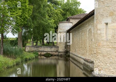 Château d'Issan, in Margaux-Cantenac, gelegen an der berühmten Weinstraße von Médoc in Gironde, Frankreich Stockfoto