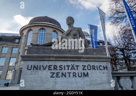 Zürich, Schweiz - 10. Januar 2021: Die Universität Zürich ist eine der führenden Forschungsuniversitäten in Europa und bietet das breiteste Spektrum an Stockfoto