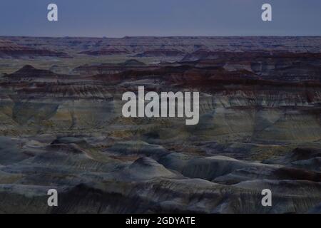 Winslow, Arizona, USA. August 2021. Die Painted Desert nördlich von Winslow, Arizona. Dieses Wunder der Natur erstreckt sich bis zum versteinerten Wald im Osten auf dem Navajo Reservat. (Bild: © Christopher Brown/ZUMA Press Wire) Stockfoto