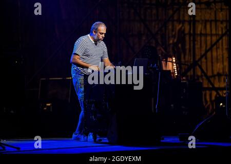 Riola Sardo, Italien. August 2021. Apertura durante Diodato Live Estate 21, Concerto cantante italiano in Riola Sardo, Italia, 14 agosto 2021 Quelle: Unabhängige Fotoagentur/Alamy Live News Stockfoto