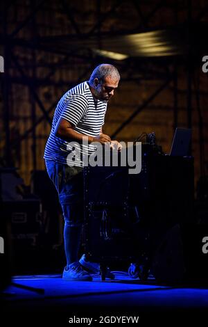 Riola Sardo, Italien. August 2021. Apertura durante Diodato Live Estate 21, Concerto cantante italiano in Riola Sardo, Italia, 14 agosto 2021 Quelle: Unabhängige Fotoagentur/Alamy Live News Stockfoto