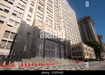 RIO DE JANEIRO, BRASILIEN - 21. MÄRZ 2016: Hauptgebäude des Regionalen Arbeitsgerichts (Tribunal Regional do Trabalho) des 1. Region. Stockfoto