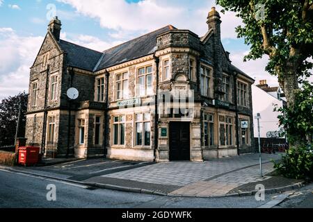 Das Äußere der Lloyds Bank. 697 FishPonds Rd, FishPonds, Bristol BS16 3UJ (Aug 2021) Stockfoto