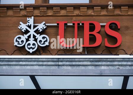 Gstaad, Schweiz - 16. Juli 2020: UBS-Union Bank of Switzeland in Gstaad Stockfoto