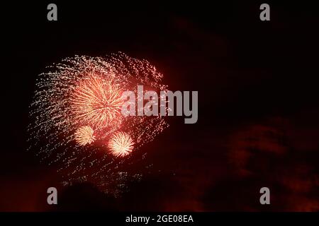 Feuerwerk Burg bei der Feier der fallas von Valencia dutante die Nacht des nit des FOC Stockfoto