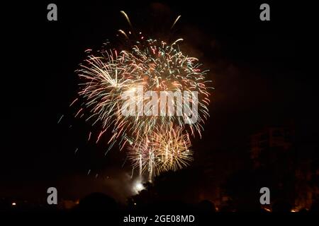 Feuerwerk Fallas Valencia regionale Feier Stockfoto