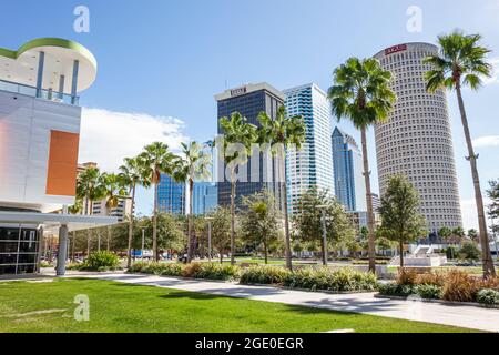 Florida Tampa Waterfront Arts District, Glazer Children's Museum Curtis Hixon Waterfront Park, Skyline der Stadt Wolkenkratzer Hochhäuser, Stockfoto