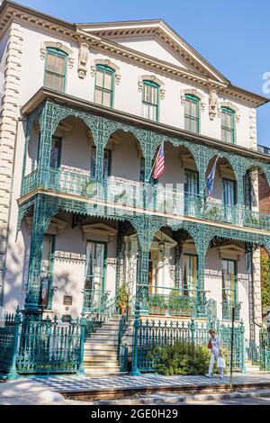 South Carolina, Charleston Historic District, Broad Street John Rutledge House Inn, Herrenhaus Hotel Schmiedeeisen Balkon Geländer Tor, Stockfoto