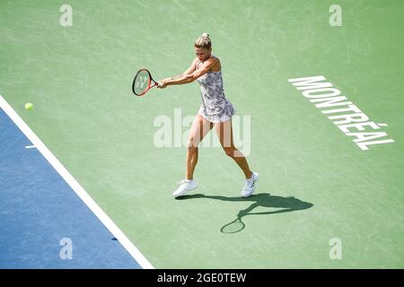 15. August 2021: Camila Giorgi (ITA) gibt den Ball beim Finale der WTA National Bank Open im IGA Stadium in Montreal, Quebec, zurück. David Kirouac/CSM Stockfoto