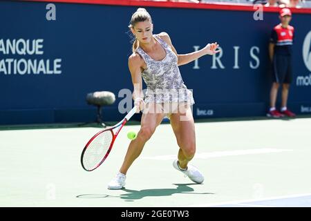 15. August 2021: Camila Giorgi (ITA) gibt den Ball beim Finale der WTA National Bank Open im IGA Stadium in Montreal, Quebec, zurück. David Kirouac/CSM Stockfoto