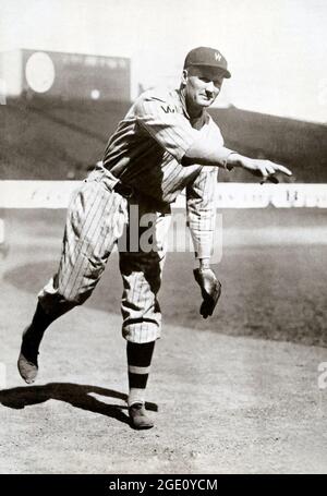 Vintage-Postkarte mit Sepia-Foto des Hall of Fame-Baseballkänzers Walter Johnson, der zwischen 1907 und 1927 aktiv war. Stockfoto