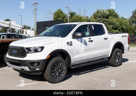 Kokomo - ca. August 2021: Ford Ranger Pickup Truck Display bei einem Händler. Das Ranger-Typenschild wurde bei mehreren Modellen für leichte Nutzfahrzeuge verwendet Stockfoto