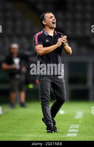 Turin, Italien. 15. August 2021. Fabio Pecchia, Cheftrainer der US-Cremonesen, reagiert während des Fußballspiels von Coppa Italia zwischen dem FC Turin und dem US-Cremonesen. Kredit: Nicolò Campo/Alamy Live Nachrichten Stockfoto