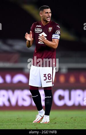 Turin, Italien. 15. August 2021. Rolando Mandragora vom FC Turin zeigt sich während des Fußballspiels von Coppa Italia zwischen dem FC Turin und dem US Cremonese. Kredit: Nicolò Campo/Alamy Live Nachrichten Stockfoto