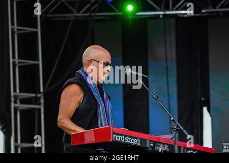 Edmonton, Kanada. August 2021. Mark Gladstone von Prism tritt beim Edmonton Rock Fest als Teil der Together Again Outdoor Festival-Reihe auf dem Northlands Exhibition Grounds in Edmonton auf. Together Again YEG Festival ist eine Reihe von Konzerten im August und September in Edmonton. Kredit: SOPA Images Limited/Alamy Live Nachrichten Stockfoto