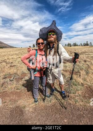 Durch Wanderer in einem Bademantel auf dem Arizona Trail, Flagstaff, Arizona, USA Stockfoto