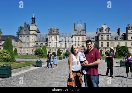 FRANKREICH, SEINE-ET-MARNE (77) FONTAINEBLEAU, PALAST VON FONTAINEBLEAU, BRASILIANISCHE TOURISTEN Stockfoto
