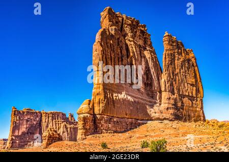 Courthouse Towers Park Avenue Sektion Arches National Park Moab Utah USA Southwest. Klassische Sandsteinwände, Hoodoos und berühmtes Wahrzeichen in Arches Nat Stockfoto