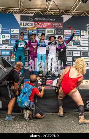 Herren Elite Podium, 1. Loris VERGIER von Frankreich, 2. Thibaut DAPRELA von Frankreich, 3. Laurie GRÖNLAND von Großbritannien, 4. Greg MINNAAR von Südafrika, 5. Loic BRUNI von Frankreich, während des Mountainbike-Weltcups 2021 am 15. August 2021 in Maribor, Slowenien - Foto Olly Bowman / DPPI Stockfoto