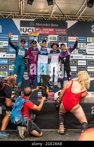 Herren Elite Podium, 1. Loris VERGIER von Frankreich, 2. Thibaut DAPRELA von Frankreich, 3. Laurie GRÖNLAND von Großbritannien, 4. Greg MINNAAR von Südafrika, 5. Loic BRUNI von Frankreich, während des Mountainbike-Weltcups 2021 am 15. August 2021 in Maribor, Slowenien - Foto Olly Bowman / DPPI Stockfoto