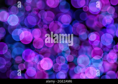 Abstrakte bunte, defokussierte runde Facula. Bokeh verschwommenes Farblicht kann einen Hintergrund verwenden. Stockfoto