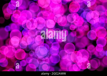 Abstrakte bunte, defokussierte runde Facula. Bokeh verschwommenes Farblicht kann einen Hintergrund verwenden. Stockfoto