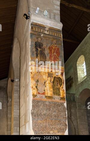 Bemalte Kirche der Stadt Gannat, Departement Allier, Auvergne-Rhone-Alpes, Frankreich, Europa Stockfoto