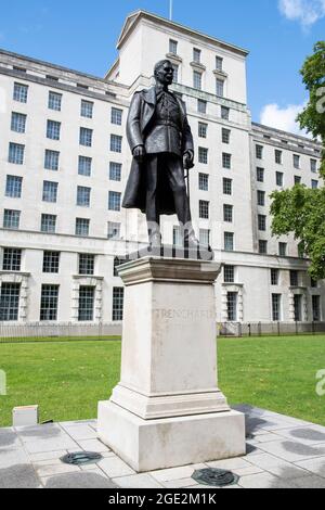 Lord Trenchard Statue in Victoria Embankment Gardens in London, England Stockfoto