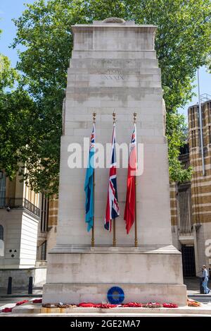 Das Cenotaph über Whitehall in London, England Stockfoto
