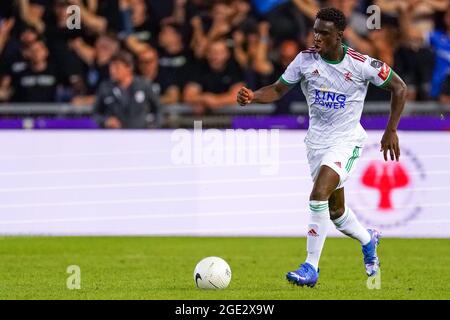 GENK, BELGIEN - 14. AUGUST: Mandela Keita von OH Leuven kontrolliert den Ball während des Jupiler Pro League-Spiels zwischen KRC Genk und OH Leuven in der Luminus Arena am 14. August 2021 in Genk, Belgien (Foto: Joris Verwijst/Orange Picts) Stockfoto