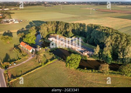 Niederlande, Uitgeest. Fort aan de Ham. Amsterdam Defence Line, UNESCO-Weltkulturerbe. Antenne. Das Fort entlang Den Ham beherbergt ein militärmuseum Stockfoto