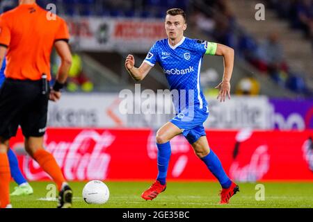 GENK, BELGIEN - 14. AUGUST: Bryan Heynen von KRC Genk kontrolliert den Ball während des Jupiler Pro League-Spiels zwischen KRC Genk und OH Leuven in der Luminus Arena am 14. August 2021 in Genk, Belgien (Foto: Joris Verwijst/Orange Picts) Stockfoto