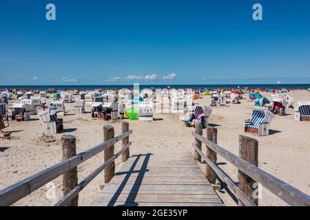 Strandleben im Sommer in Sankt Peter-Ording an der Schleswig-Holsteinischen Nordseeküste Stockfoto