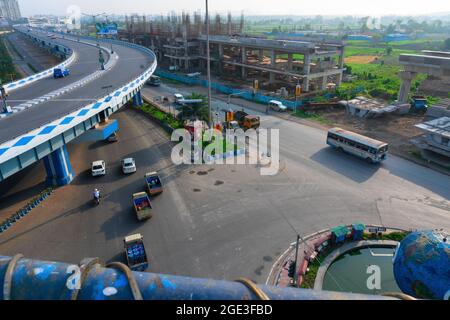 Kalkutta, Westbengalen, Indien - 1. Januar 2016 : Blick vom Ma oder Maa Überflug unten zur Parama Insel. Von Alipore nach Eastern Metropolitan Bypass of Stockfoto