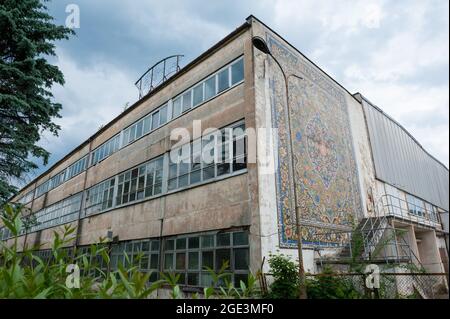 Ehemalige Teppichfabrik in Kowary, Kreis Jelenia Góra, Woiwodschaft Niederschlesien, im Südwesten Polens Stockfoto