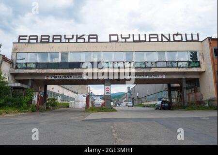 Ehemalige Teppichfabrik in Kowary, Kreis Jelenia Góra, Woiwodschaft Niederschlesien, im Südwesten Polens Stockfoto