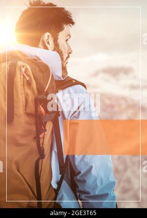 Komposition aus weißem Rahmen über Mann mit Rucksack Stockfoto